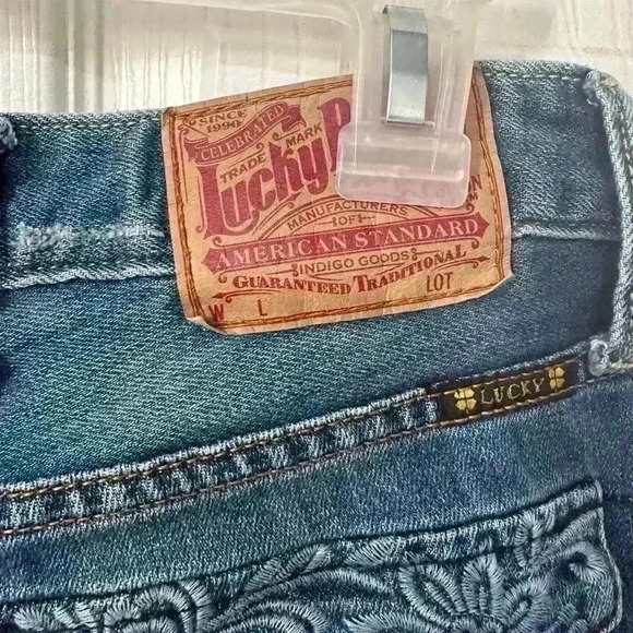 Lucky Brand Lola Straight Light wash Jeans Size 4/27 Ladies Denim Distressed - Picture 7 of 8